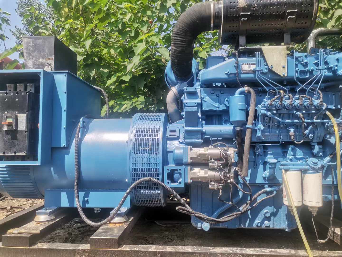 铁东详细说明降低 800kW 柴油发电机输出电流波动的方法